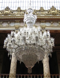 biggest-vintage-chandeliers_4